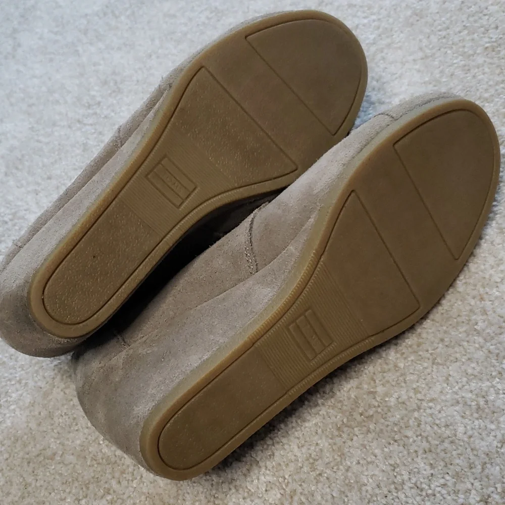 Tom's Kala suede wedge bootie Desert‎ Taupe lace-up